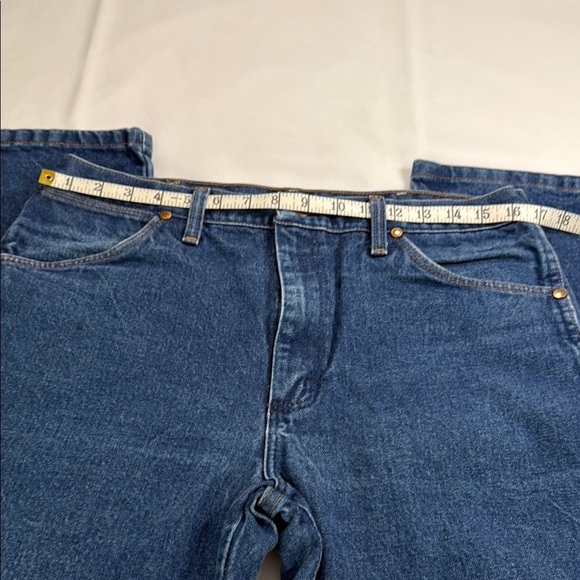 Wrangler Classic Blue Straight Jeans with Durable Denim - Picture 5 of 8